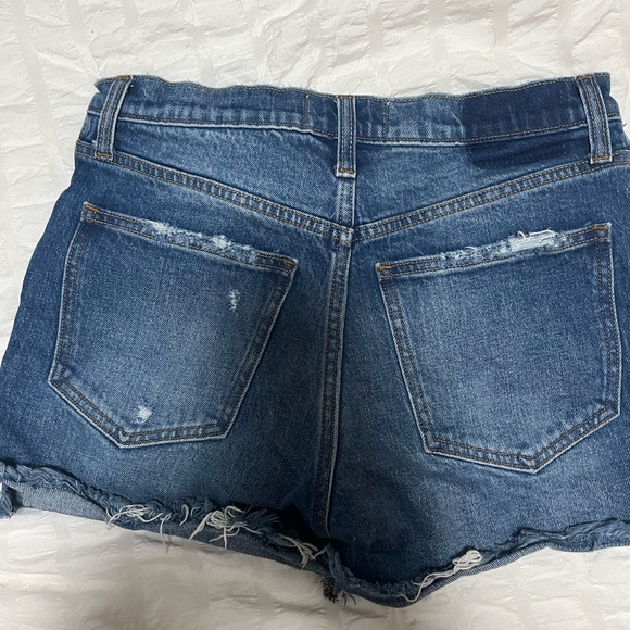 Abercrombie & Fitch 4” mom shorts - Picture 3 of 3